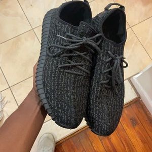 Yeezy pirate black
